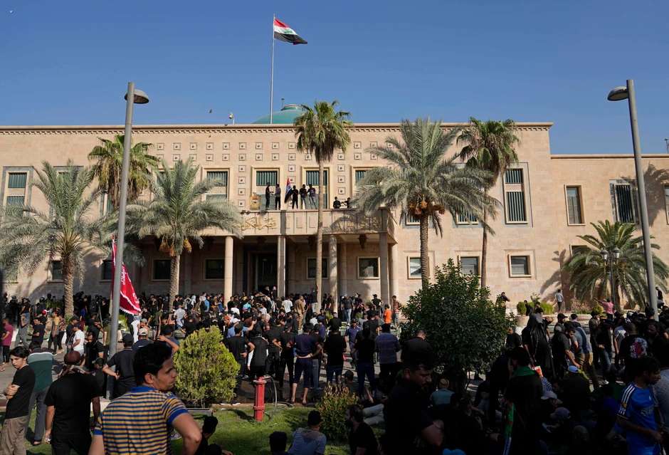 Veliki sukobi u Bagdadu, Irak, nakon povlačenja šiitskog verskog vođe Moktada al Sadra