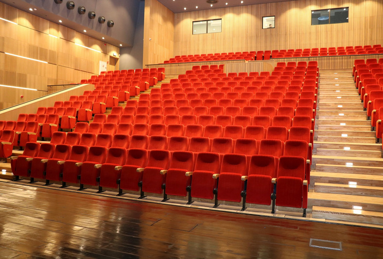 sala widowiskowo-teatralno-kinowa w CDK w Pruszkowie