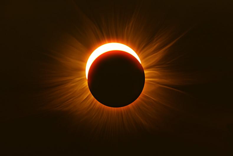 Hora y lugares para ver el eclipse solar total del 8 de abril de 2024