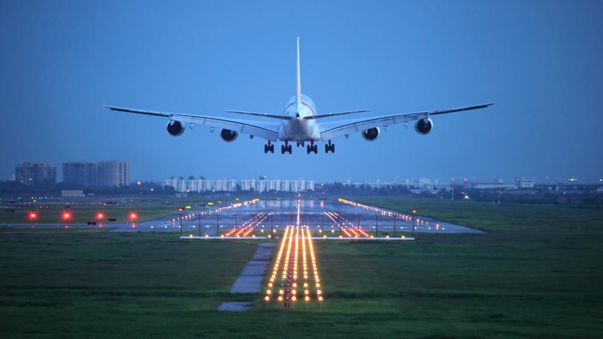 Międzynarodowe Zrzeszenie Przewoźników Powietrznych (IATA) do września ma przedstawić nowe sposoby monitorowania samolotów - zapowiedział jego dyrektor generalny Tony Tyler. Jak stwierdził, przypadek zaginionego malezyjskiego boeinga nie może się już powtórzyć.