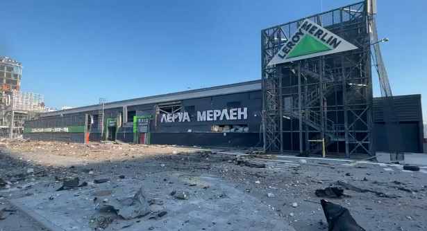 Zniszczony sklep Leroy Merlin w Kijowie