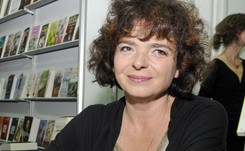 Katarzyna Grochola: Pracowałam jako salowa i umarło przy mnie 46 osób