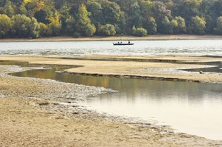 Wyjątkowo niski poziom wód w serbskim Dunaju odsłonił pozostałości niemieckich okrętów