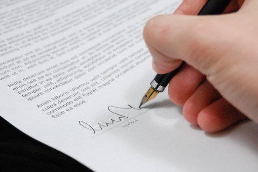 close-up-contract-document-48148