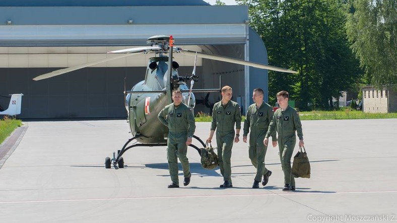 Dziś podstawowym śmigłowcem szkolnym w Siłach Zbrojnych są SW-4 Puszczyk. To właśnie na tym śmigłowcu młodzi piloci uczą się podstaw pilotażu.