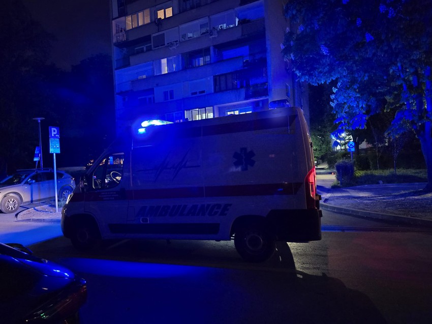 Hitna pomoć na mestu zločina u Novom Sadu 