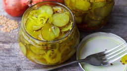 domowy hit na skurcze mięśni - czy zalewa z ogórków kwaszonych naprawd