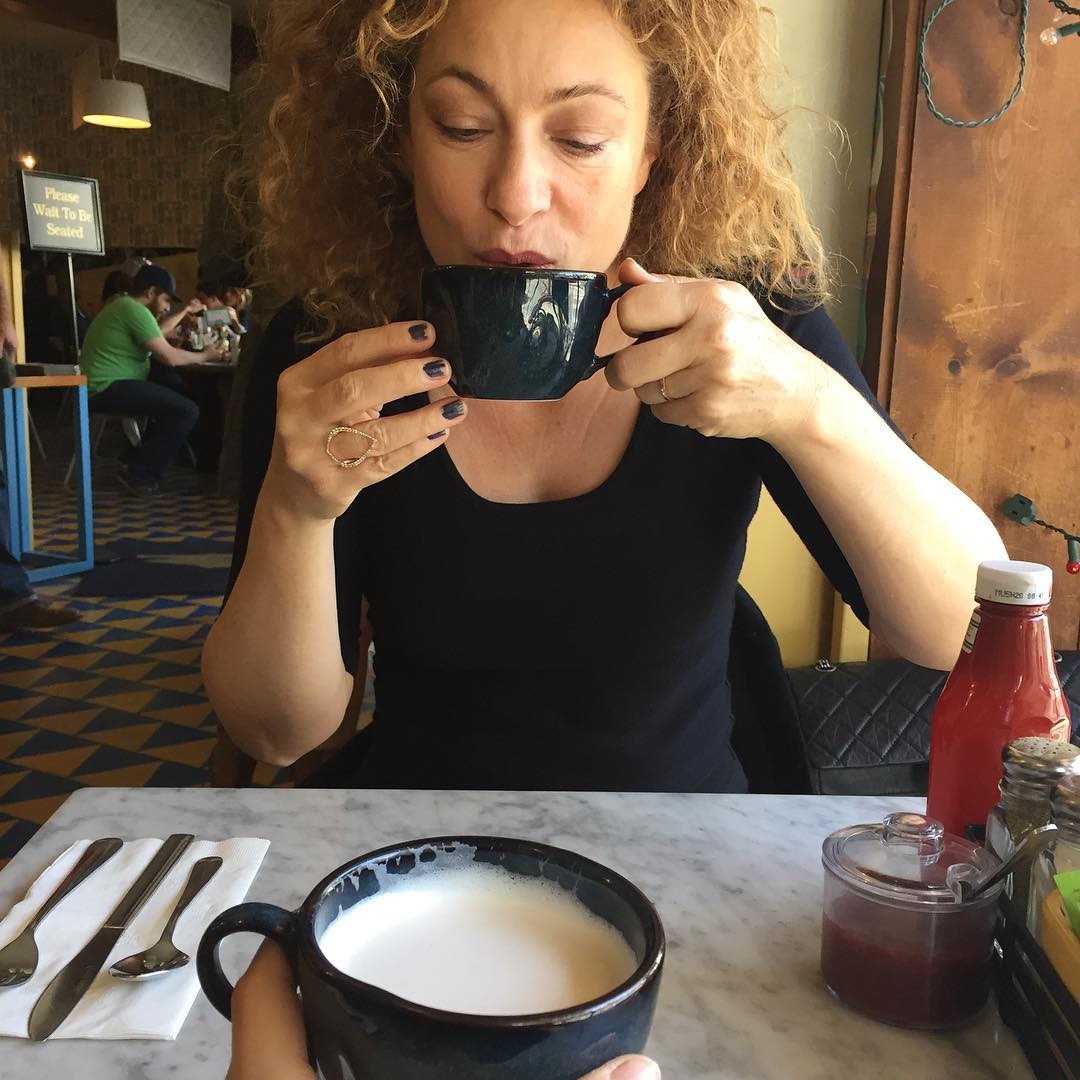 Anglická herečka Alex Kingston.