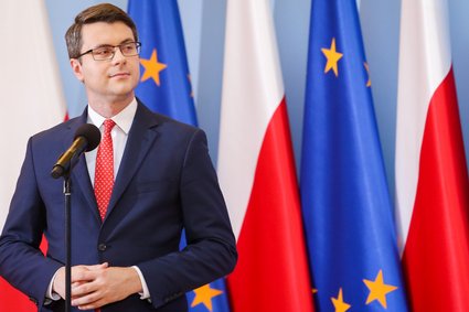 Piotr Müller: chcemy zachować równowagę między obostrzeniami a zamykaniem gospodarki