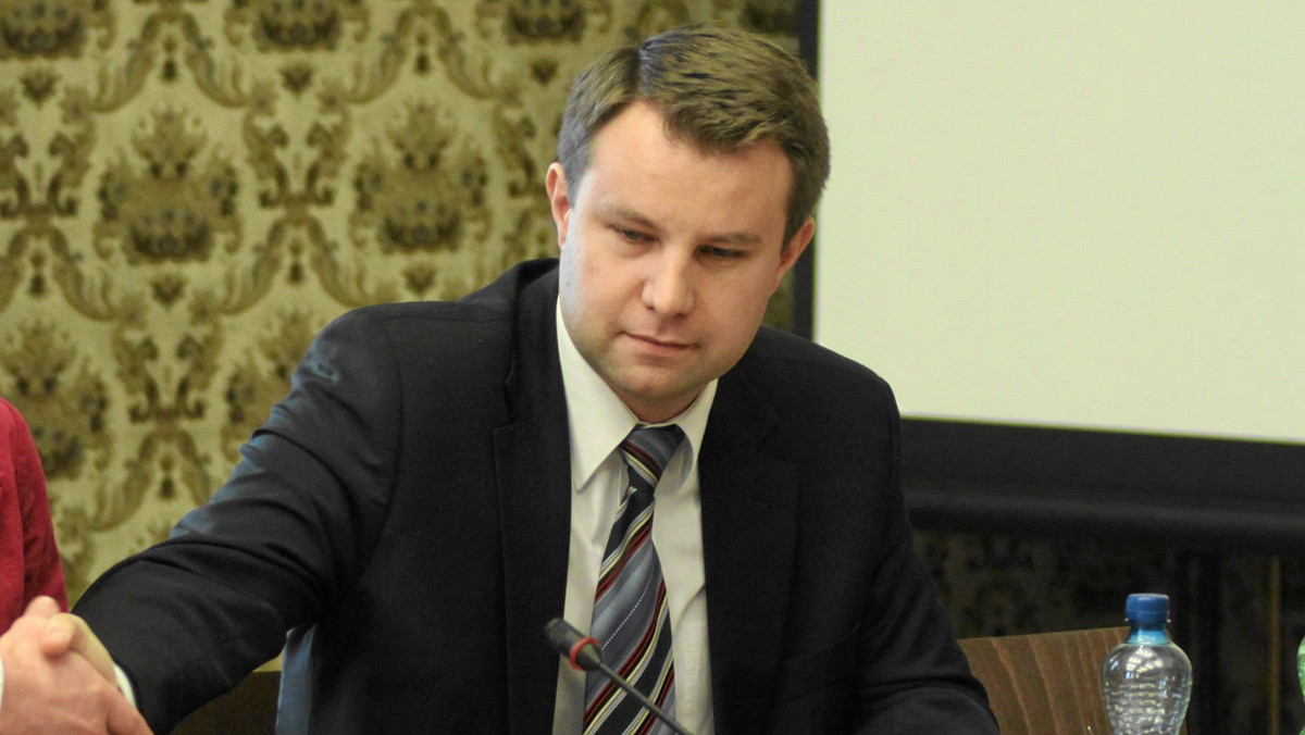 Były wiceprezydent Opola Arkadiusz Wiśniewski wystąpił z Platformy Obywatelskiej. Uznał, że nie będzie czekał na rozstrzygnięcie sądu koleżeńskiego, przed którym miał stanąć, gdyż i tak zostałby z partii wyrzucony.