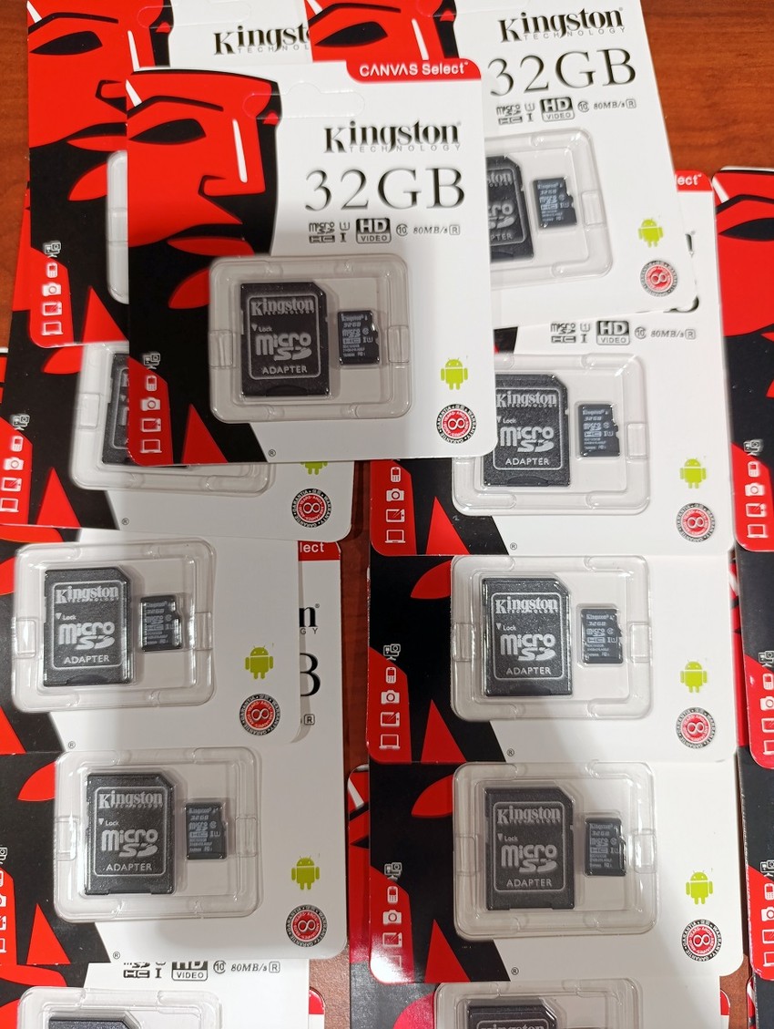 Memorijske kartice i cigarete 