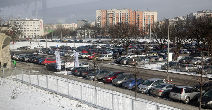 Zróbcie porządek z parkingami przy Stadionie Narodowym