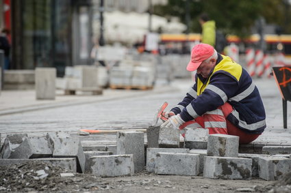 Betoniarze, brukarze i cukiernicy pilnie poszukiwani. Tych zawodów w Polsce brakuje