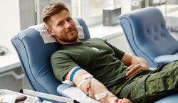 Świąteczny prezent da krwiodawców. Wystarczy, że oddadzą krew w konkretnym dniu