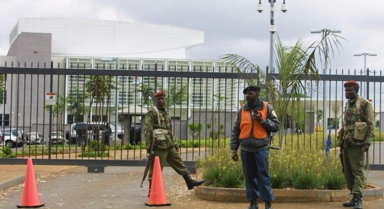 Kenyan security forces guard the US embassy in Nairobi, on June 24, 2003