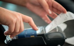 Koniec z papierowymi paragonami. Wymiana kas fiskalnych będzie kosztować handlowców 700 mln zł