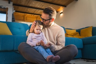 Ojciec nie widuje się z dzieckiem? Sprawdź, co może zrobić matka, kiedy drugi rodzic nie chce kontaktu z dzieckiem