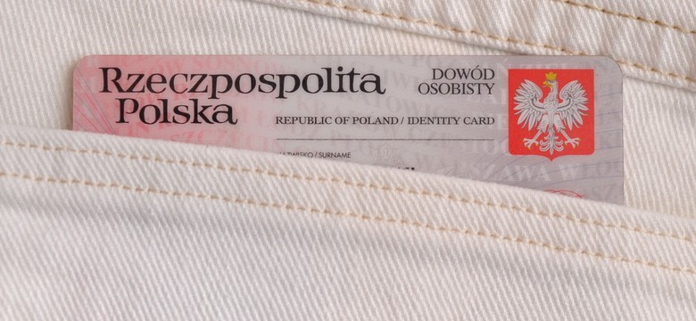 Gigantyczny wyciek danych Polaków z bazy PESEL. Oszuści będą wyłudzać kredyty?