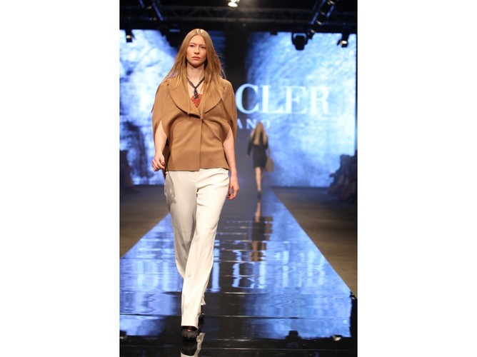 Jesień też może być piękna! Pokaz kolekcji Deni Cler na sezon jesień/zima 2011/2012.