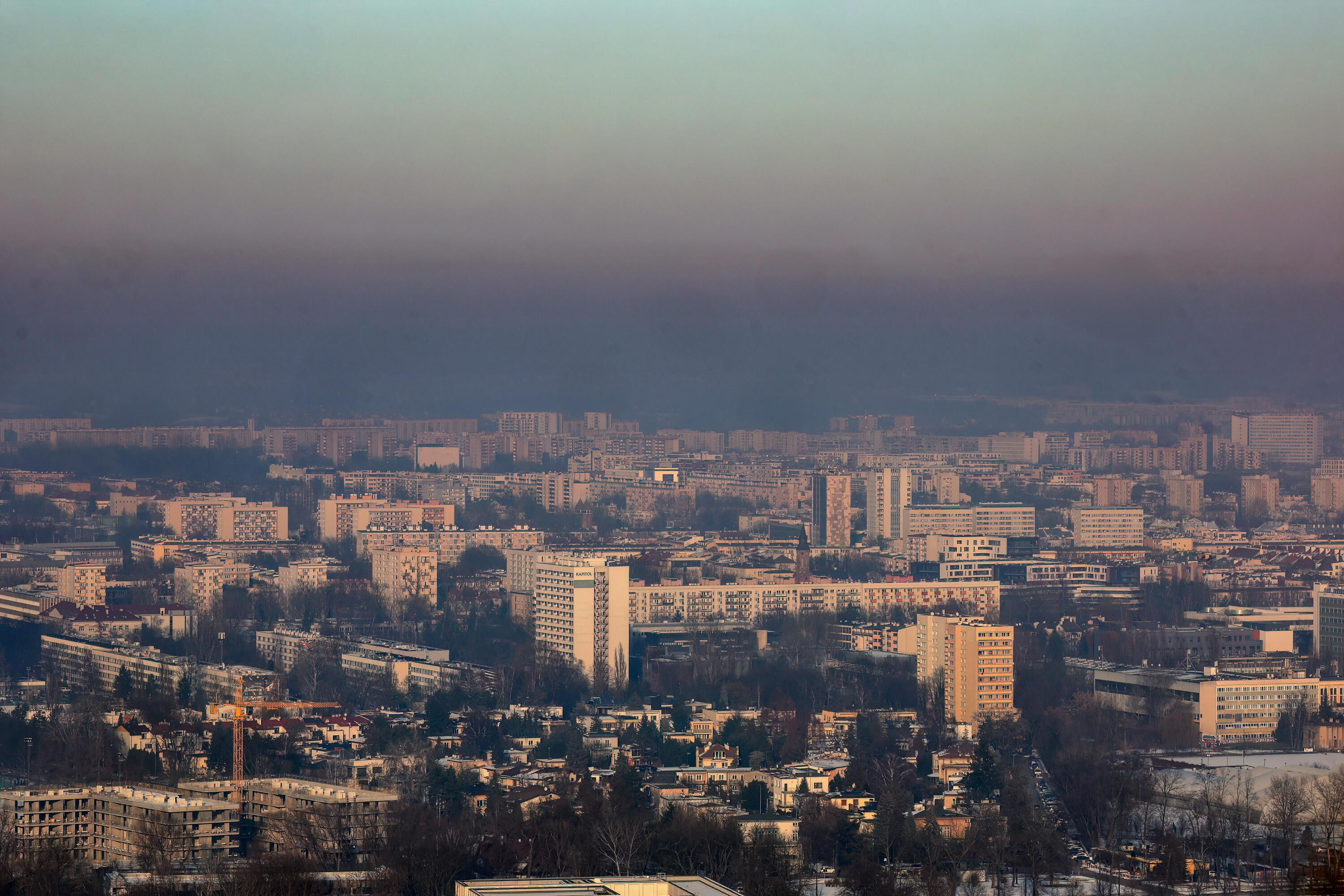 Osiem województw z ostrzeżeniem smogowym - wysokie stężenie PM10 zagraża zdrowiu