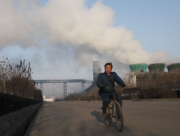 Ministerstwo przygotowuje kolejne transakcje sprzedaży praw do emisji CO2. Zainteresowani ich zakupem są kontrahenci z Japonii, Hiszpanii i Portugalii.