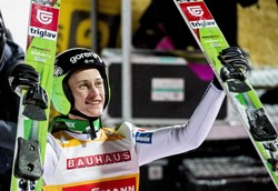 Puchar Świata w skokach narciarskich: Prevc wygrał w Vikersund, Polacy daleko
