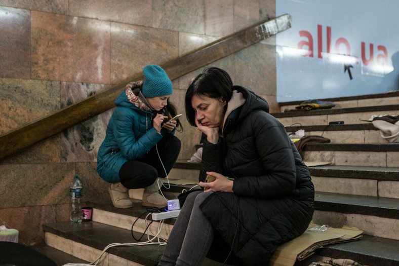 Ładowanie telefonów komórkowych