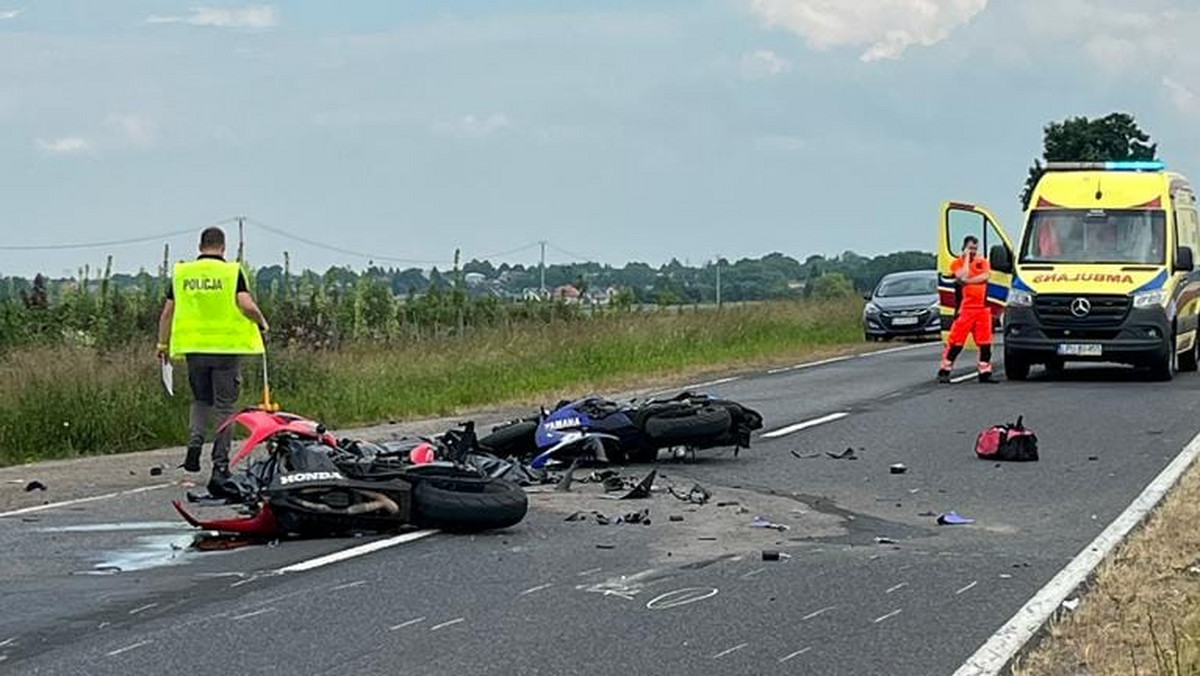 Tragedia na drodze wojewódzkiej nr 874. Dwoje motocyklistów nie żyje