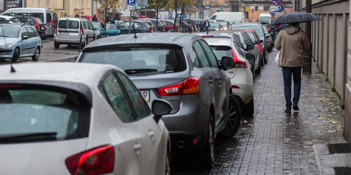 Zabiorą miejsca parkingowe na ul. Długiej