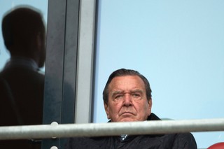 Rosyjska kariera niemieckiego kanclerza zaczyna uwierać