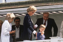 "U Egiptu je tradicija da SVEKAR SPAVA SA SNAJOM", Mohamed al Fajed HTEO DA IMA SE*S SA DAJANOM, ona se ZGROZILA: Milione trošio da je osvoji, sin mu je bio marioneta