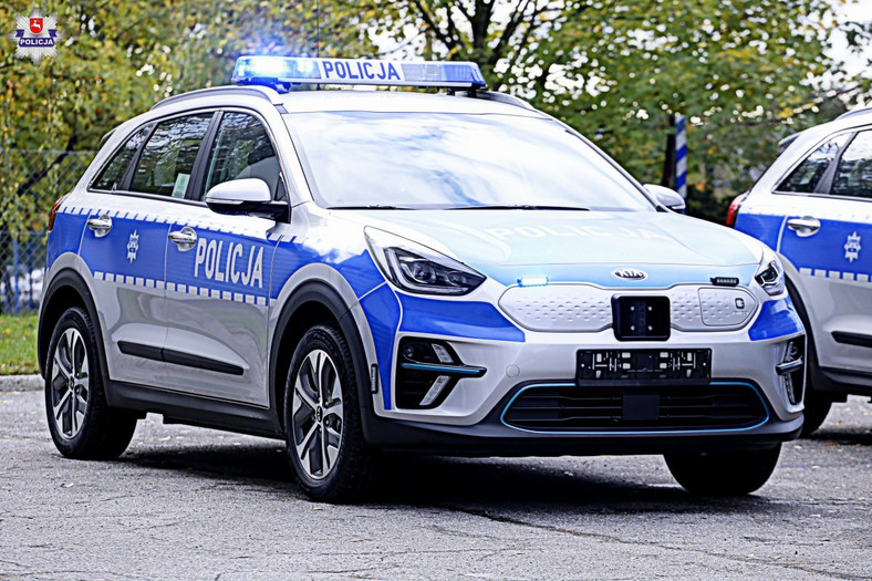 Policja kupuje elektryczne radiowozy. Hyundai Kona