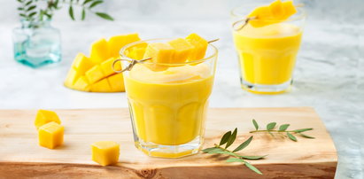 Mango lassi – przepis jest prosty! Warto go znać, bo koktajl gasi pragnienie i pomaga po obfitym posiłku