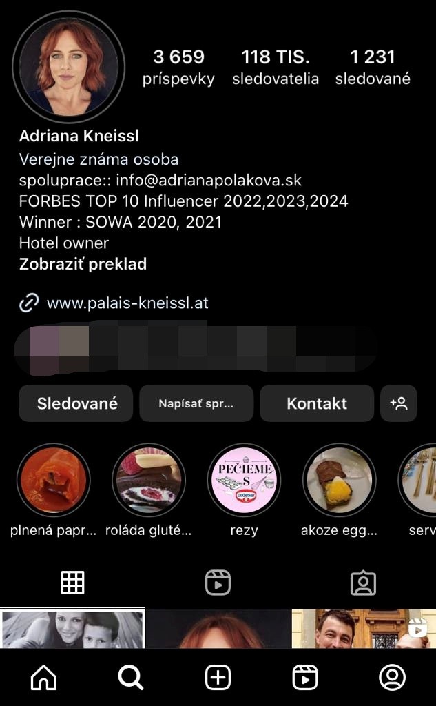 Adriane už na profile svieti nové priezvisko.