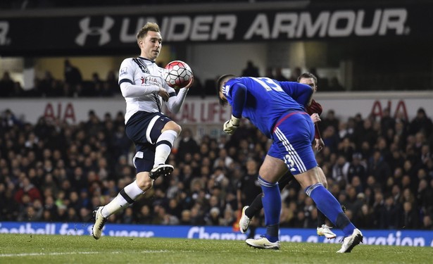 Liga angielska: Remis Tottenhamu, Leicester o trzy punkty od mistrzostwa. WIDEO