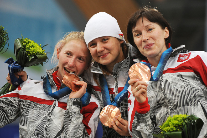 W Vancouver drużyna polskich panczenistek sięgnęła po brąz. Od lewej Luiza Złotkowska, Katarzyna Woźniak i Katarzyna Bachleda-Curuś.