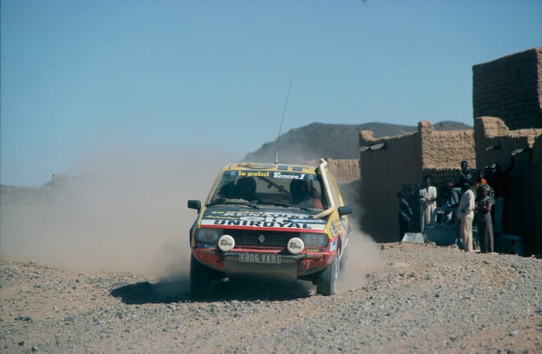 Renault R20 4x4 Paris-Dakar 1982 r. (1) fot. materiały prasowe Renault Polska