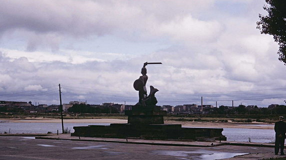 Pomnik w 1961 roku. Źródło: http://collections.lib.uwm.edu/