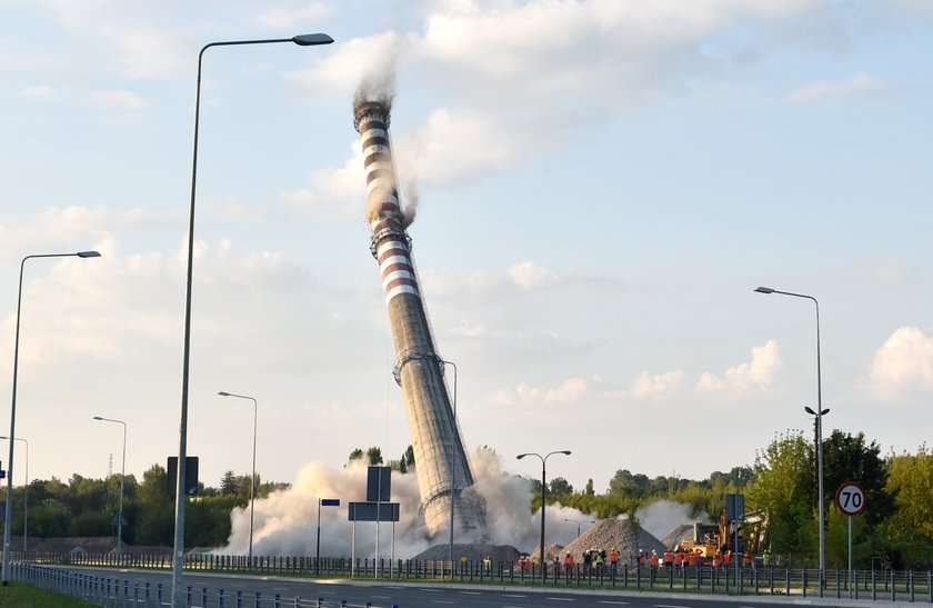 Wyburzenie komina przy Trasie Górna