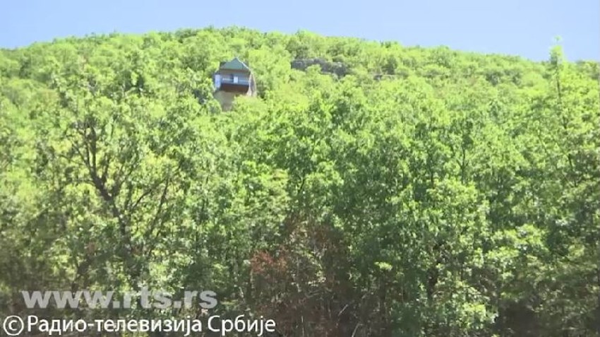 Kuća u steni kod Bele Palanke