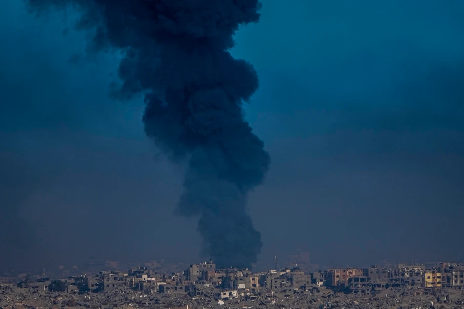 Dim nakon izraelskog vazdušnog udara na Gazu 29. decembra 2023.