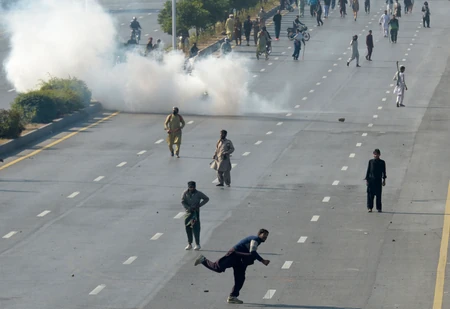 Sukobi u Pakistanu između pristalica Imrana Kana i snaga bezbednosti, marš na Islamabad