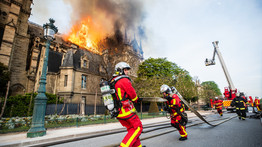 Ma két éve, hogy tűzvész pusztított a párizsi Notre-Dame-ban: ez áll most a székesegyház üszkös romjai helyén – fotók