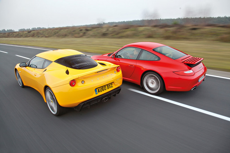 Porsche 911 kontra Lotus Evora: uliczne wyścigówki na start