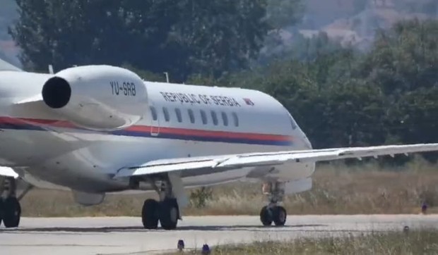 Poletanje aviona Vlade Srbije za Tivat