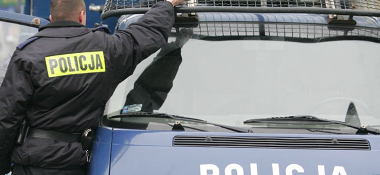 Chuligani pobili policjanta, bo im przeszkodził