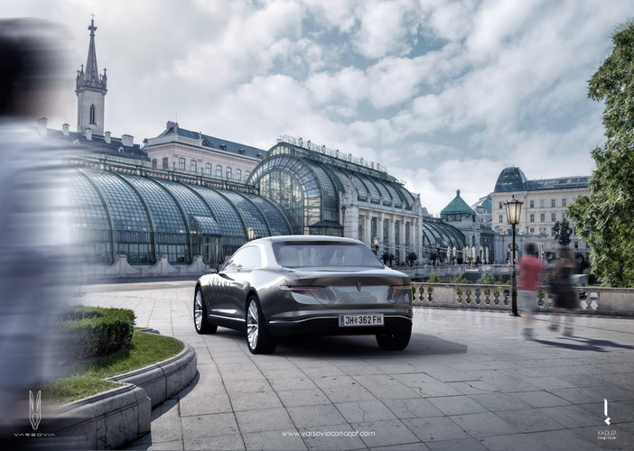 Wnętrze Varsovii wykonane jest z najwyższej jakości naturalnych materiałów - drewna, skóry, aluminium, srebra czy skał mineralnych. Żaden element w środku pojazdu nie jest wykonany z tworzyw sztucznych. Elementy wyposażenia wnętrza mające najwięcej styczności z dłońmi pasażerów wykonane są z materiałów antyseptycznych, minimalizując rozwój bakterii i mikroorganizmów. Dodatkowo, materiały najbardziej narażone na zabrudzenie, takie jak wykładzina czy powierzchnie skórzane, posiadają własności hydrofobowe, uniemożliwiające osadzanie się brudu