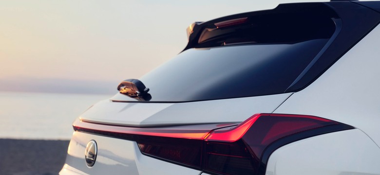 Lexus UX kusi nie tylko ceną. Hybryda 2.0 hitem w Polsce