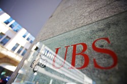 Największy szwajcarski bank UBS zwolni 10 000 osób