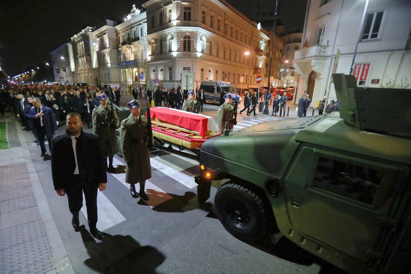 Kondukt żałobny na ulicach Warszawy